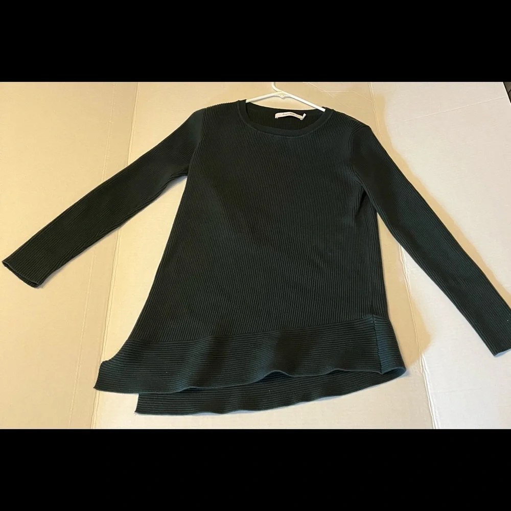 Harper Lane Green long sleeve Sweater
